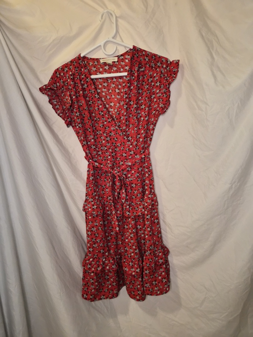 Monteau Los Angeles Red Summer Floral Wrap Dress with Tie Waist Size XS